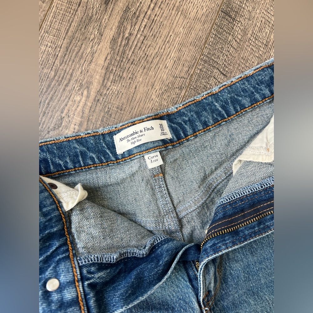 Abercrombie Mom Short Curve Love ~ size 10